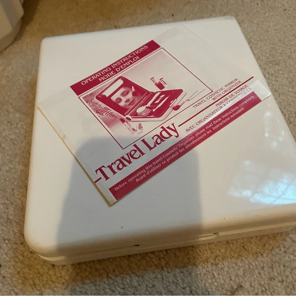 Vintage 1960’s Travel Lady Portable Lighted Makeup Mirror Cosmetic Travel Case